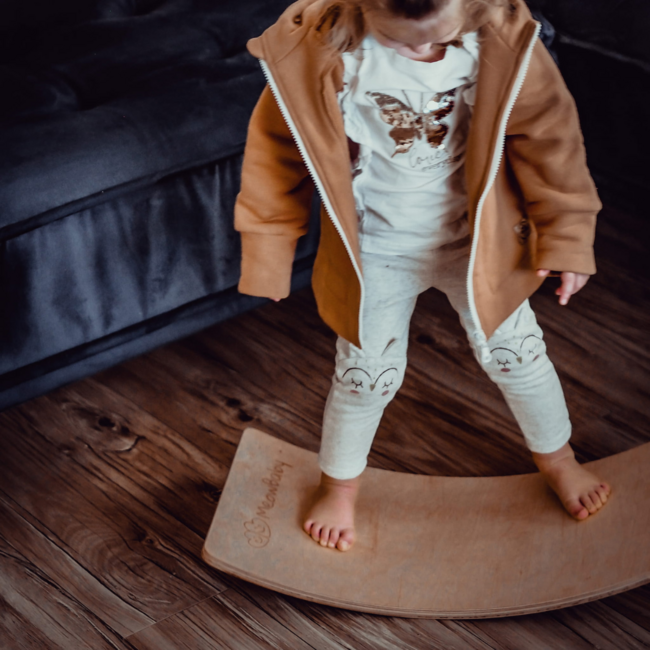Planche d’équilibre en bois naturel pour enfants – jeu et motricité