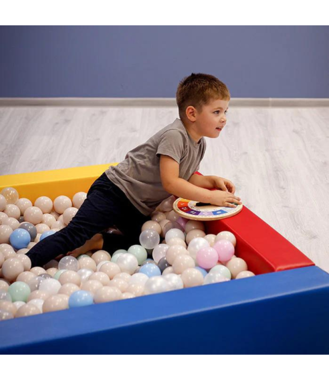 Soft play foam blokken ballenbak in primaire kleuren