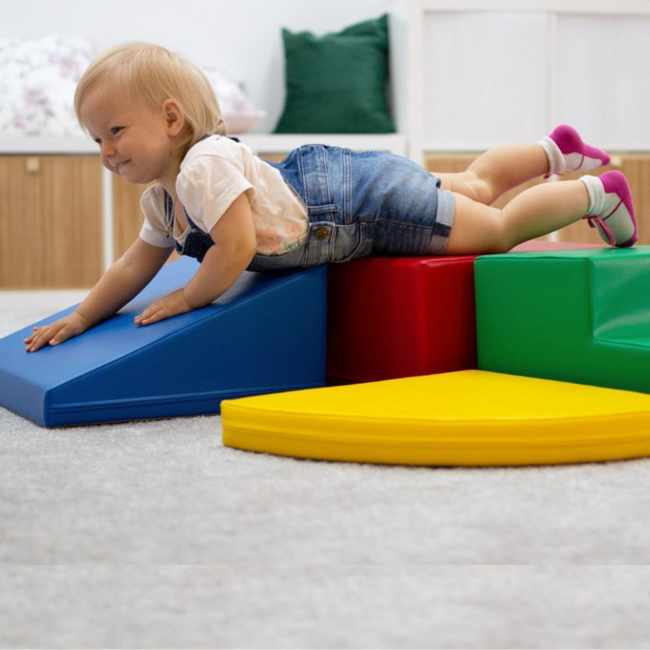 Foam blokken set Corner – creatief en veilig speelplezier in primaire kleuren