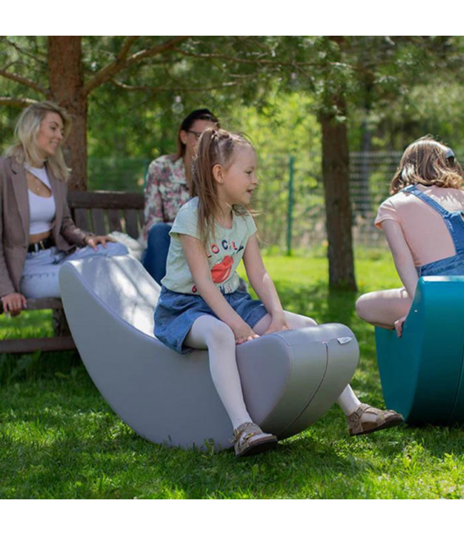 Grijze rocker voor balans, rust en speels plezier