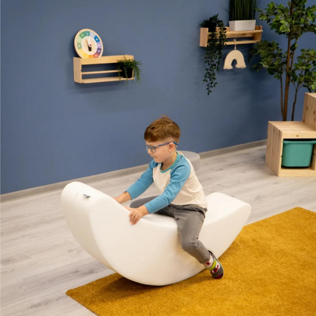 Foam schommel banaan in wit – veilig en speels voor kinderen