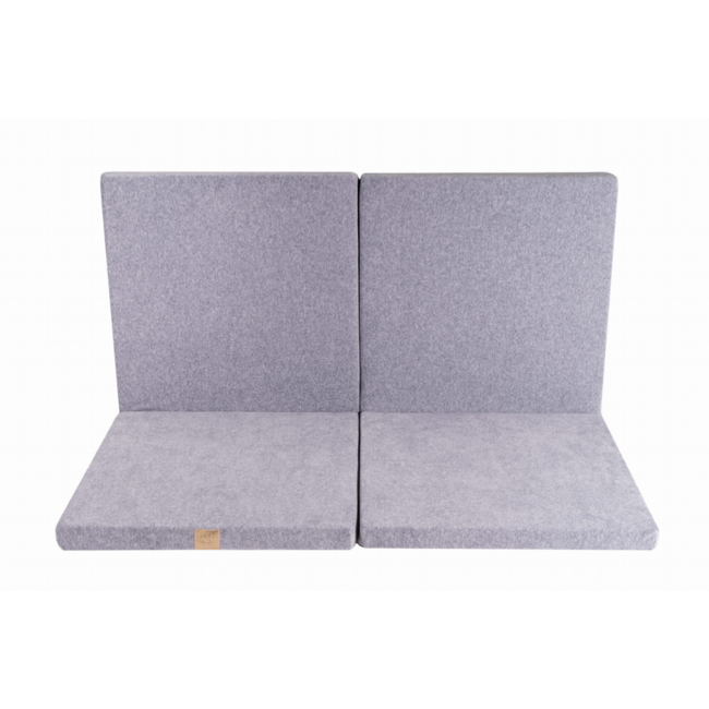 Grijze foam speelmat van verbonden elementen