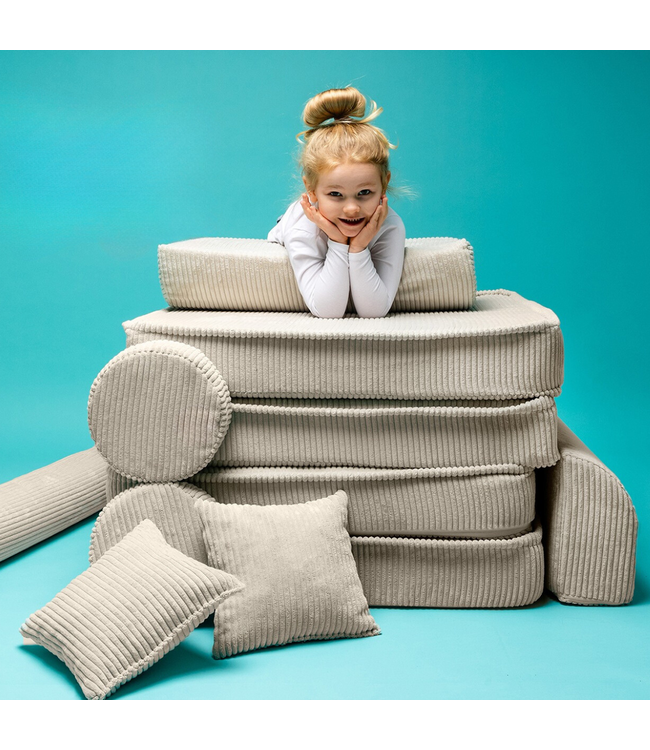 Modulaire bruine corduroy kinderbank met zachte kussens en flexibel ontwerp voor kinderen