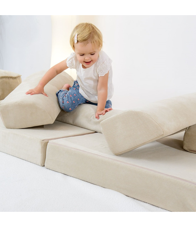 Modulaire bruine corduroy kinderbank met zachte kussens en flexibel ontwerp voor kinderen