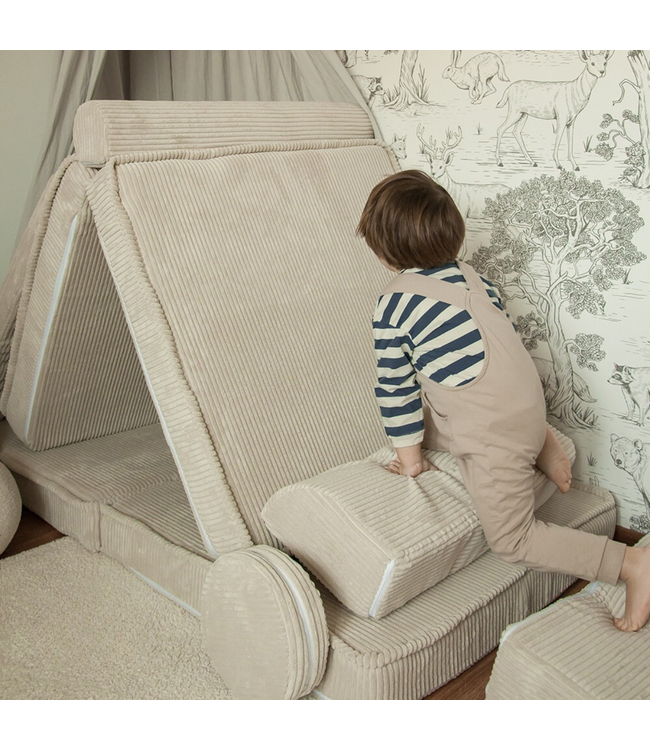 Modulaire bruine corduroy kinderbank met zachte kussens en flexibel ontwerp voor kinderen