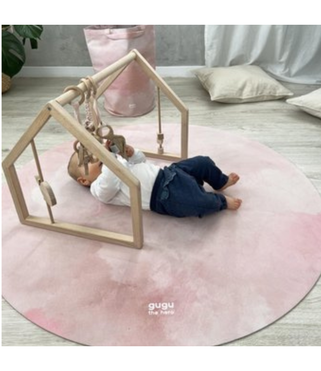 Rond speelkleed in zachte pastelkleuren met wolkenprint, duurzaam en comfortabel