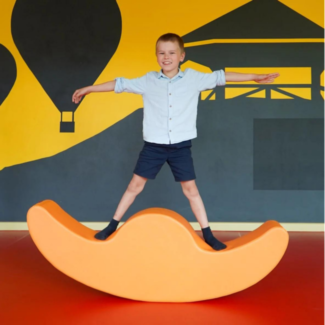 Witte schommelwip voor 2 kinderen – spelend leren in stijl