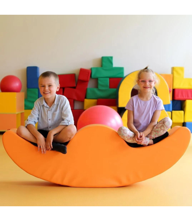 Witte schommelwip voor 2 kinderen – spelend leren in stijl