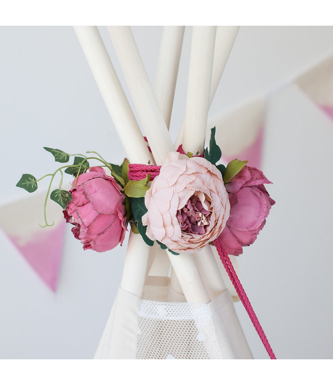 Boho tipi tent met tule en fairy details in ecru – magisch speelplekje voor kinderen