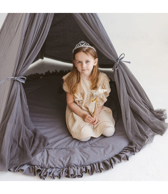 Grijze boho tipi tent van katoen en hout, ideaal voor creatief speelplezier