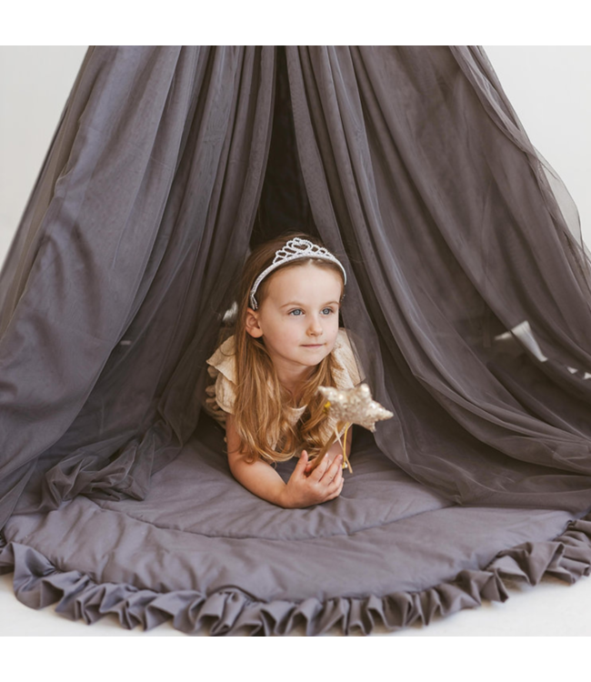 Grijze boho tipi tent van katoen en hout, ideaal voor creatief speelplezier