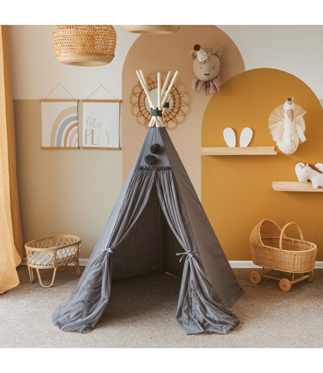 Grijze boho tipi tent van katoen en hout, ideaal voor creatief speelplezier