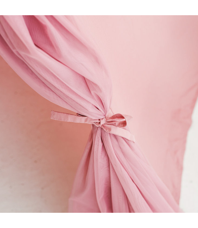 Roze boho tipi tent van katoen en hout voor creatief speelplezier