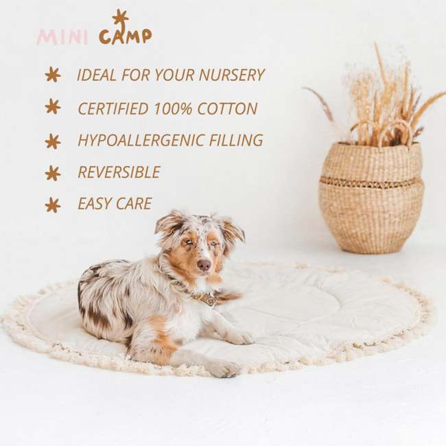 Tapis de jeu style bohème avec pompons en écru – doux, élégant et parfait pour la chambre de bébé