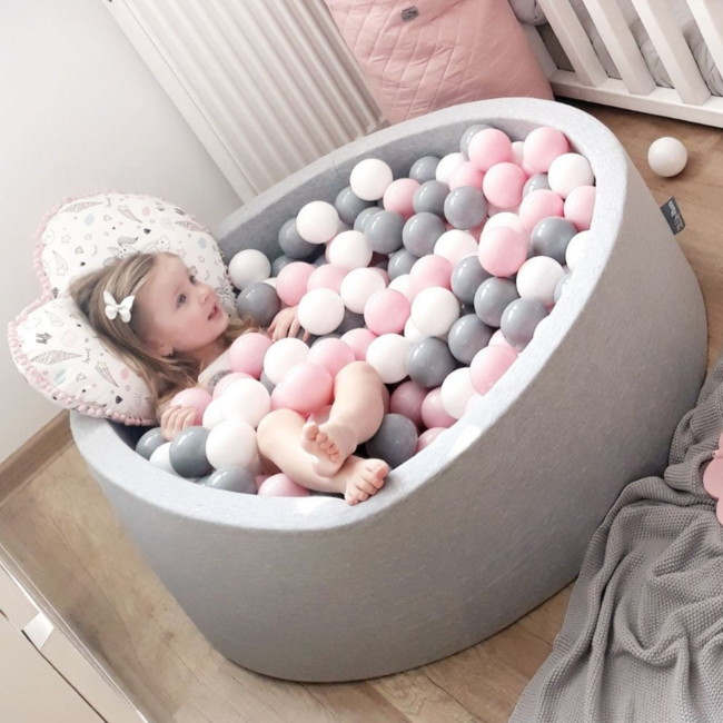 Lichtroze ballenbak ballen voor een zachte en vrolijke speelplek