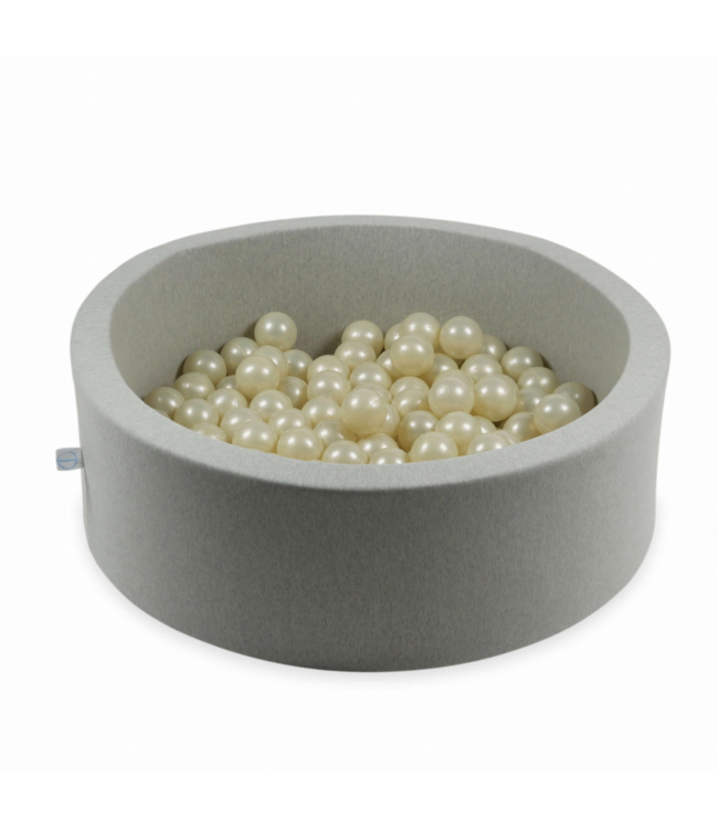 Licht gouden ballenbakballen – warme en stijlvolle toevoeging aan elke speelruimte