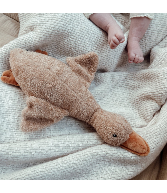 Beige knuffelgans Liva met hartslagfunctie voor baby's
