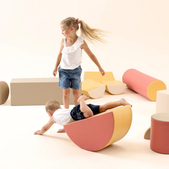 Foamblokken speelkasteel – zacht pastelroze design voor school & opvang