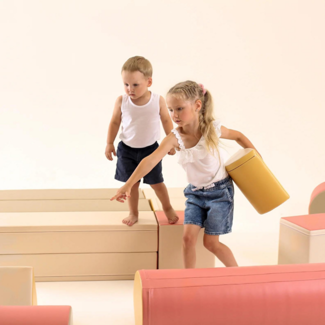 Foamblokken speelkasteel – zacht pastelroze design voor school & opvang