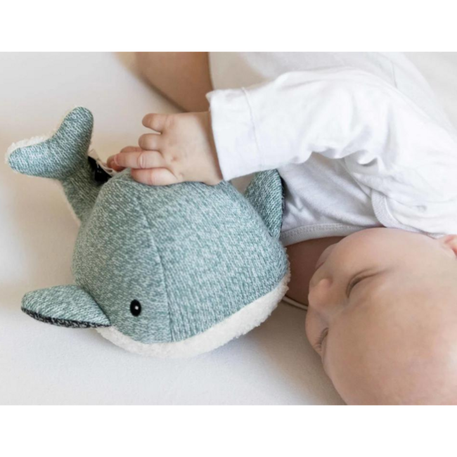 Grüner Kuschelwal Moby mit Herzschlagfunktion für Babys