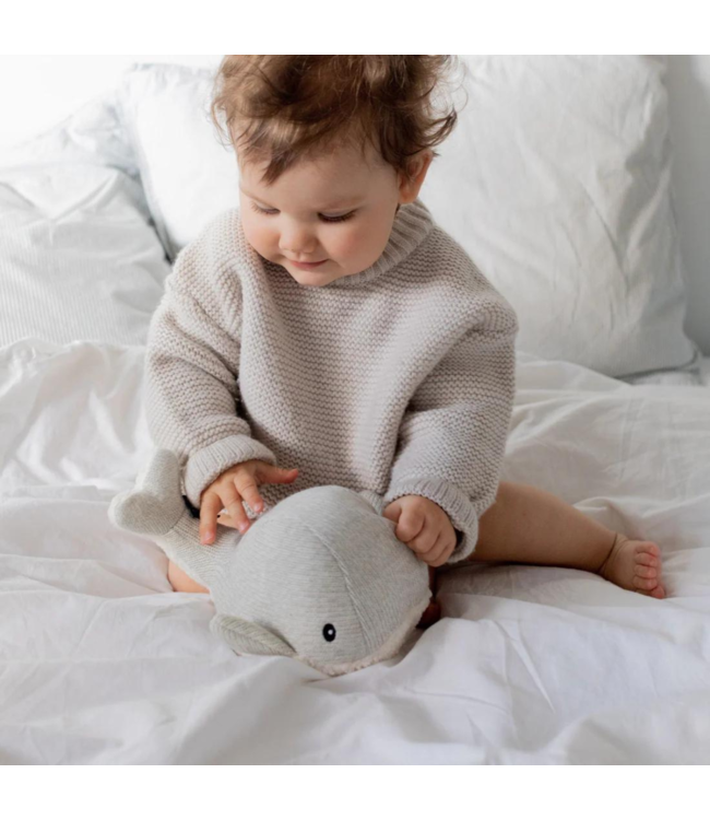 Grijze knuffel met hartslag walvis Moby voor baby’s