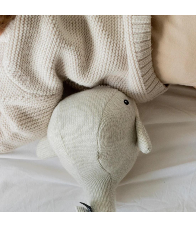 Grijze knuffel met hartslag walvis Moby voor baby’s