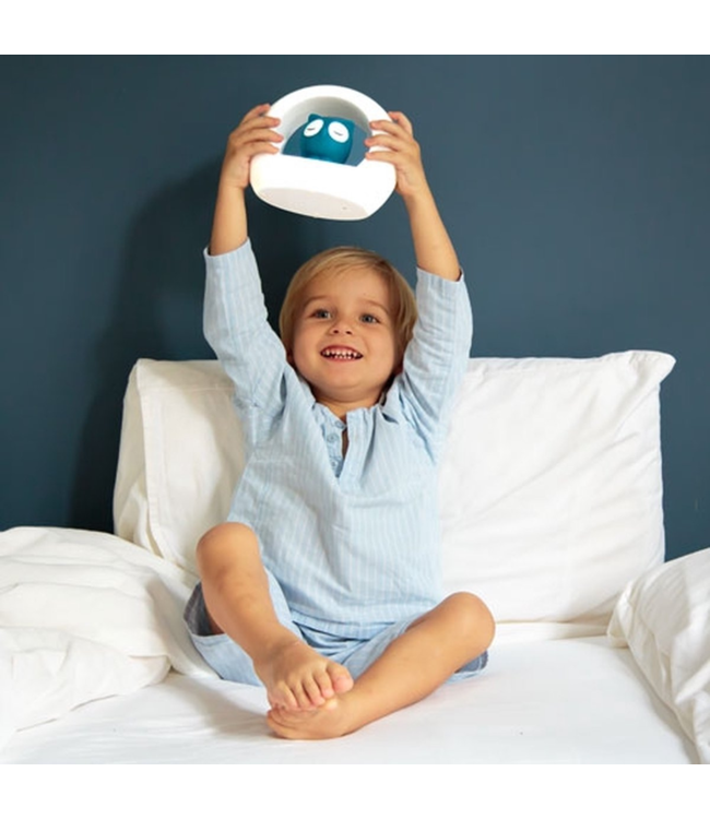 Nachtlampje uil Lou blauw met dimbare lampjes en automatische geluidssensor