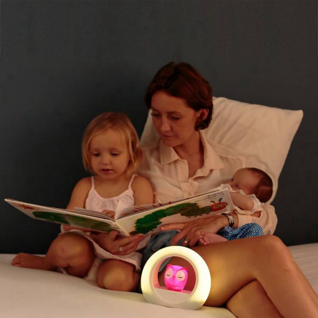 Nachtlamp uil Lou roze met dimbare lampjes en automatische geluidssensor