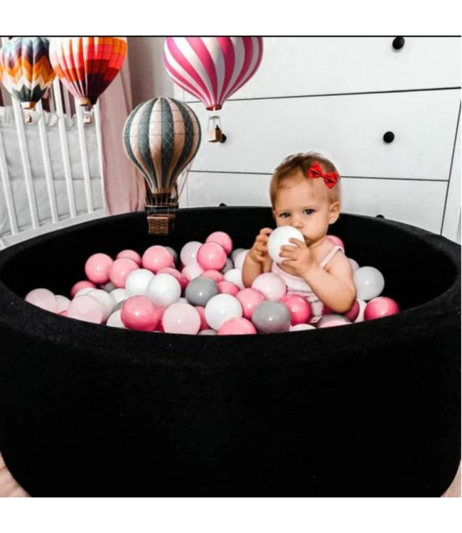 Poederroze ballenbak ballen voor een zachte en dromerige speelplek