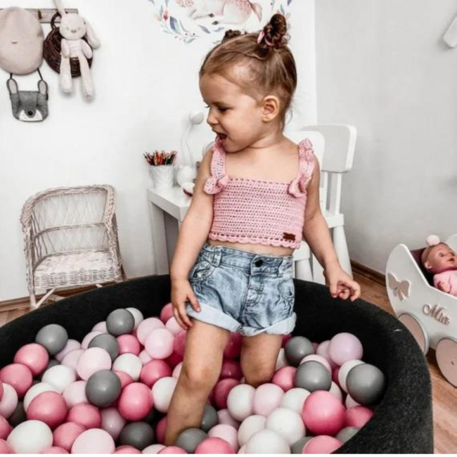 Poederroze ballenbak ballen voor een zachte en dromerige speelplek