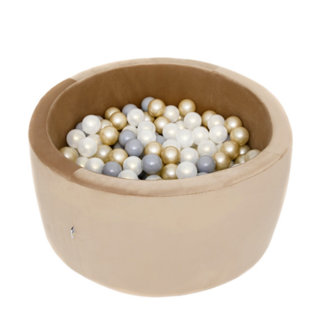 Parel witte ballenbakballen voor een frisse en stijlvolle speelruimte