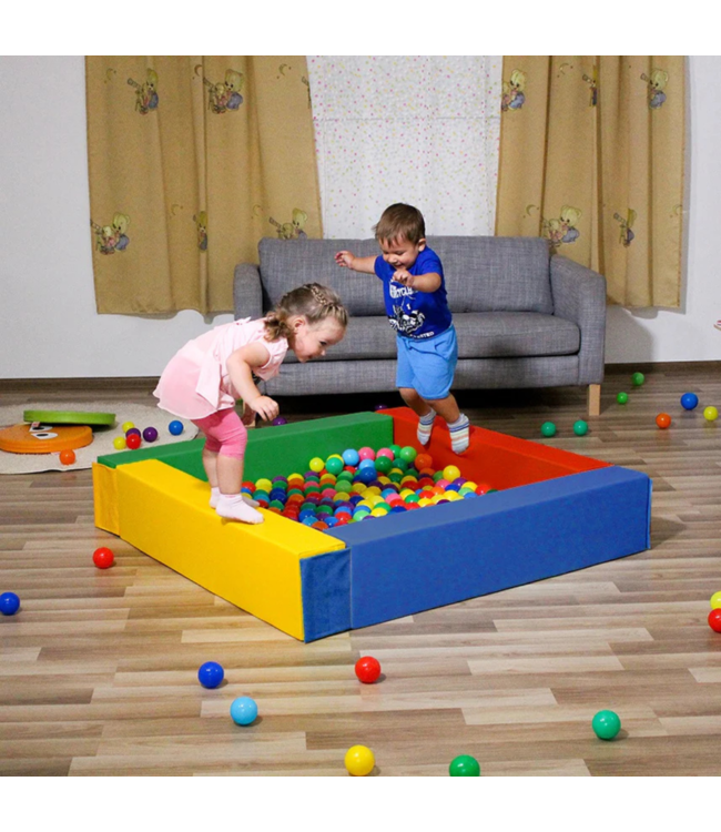 Soft play foam blokken ballenbak in primaire kleuren