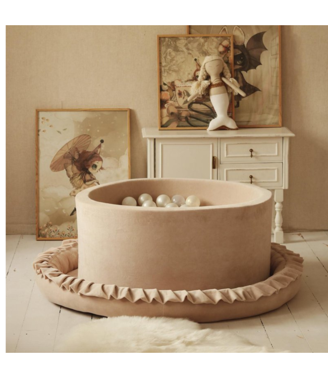 Luxe beige velvet speelnest – veilig en comfortabel speelplekje