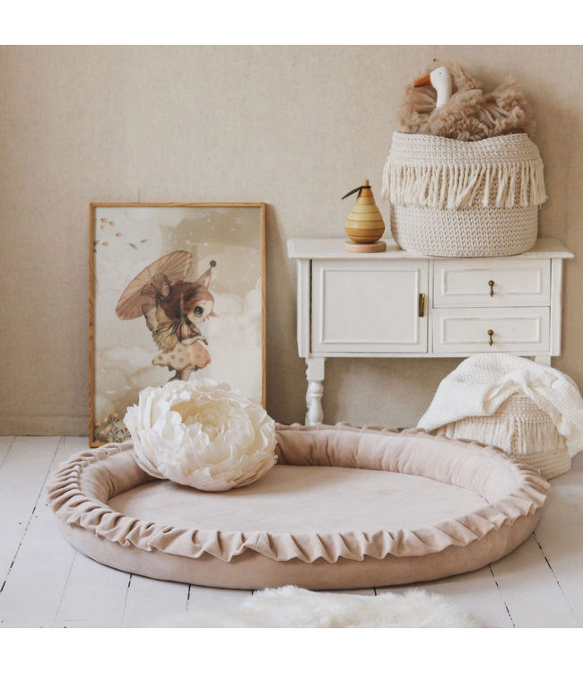 Luxe beige velvet speelnest – veilig en comfortabel speelplekje