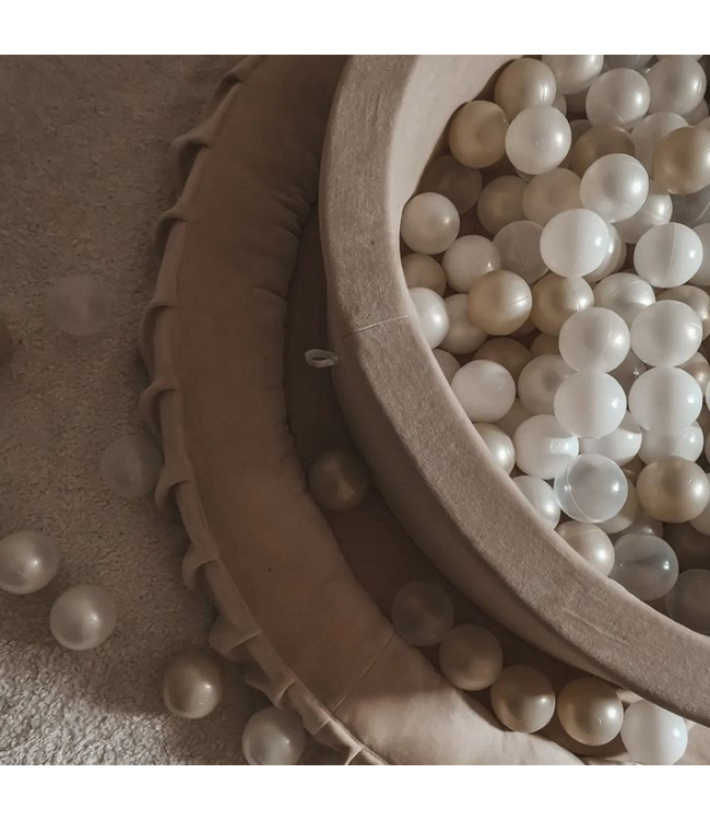 Luxe donker beige velvet speelnest – veilig en comfortabel speelplekje