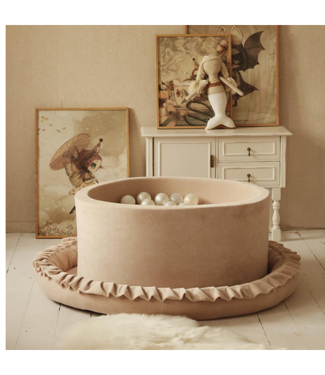 Luxe donker beige velvet speelnest – veilig en comfortabel speelplekje