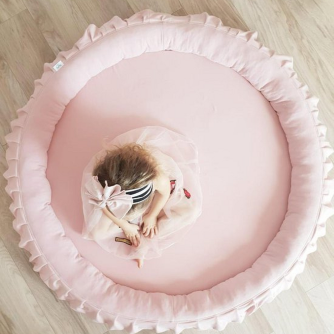 Licht roze velvet speelnest – zacht en veilig speelplekje voor kleintjes
