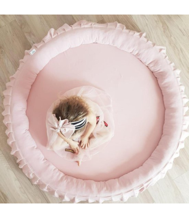 Licht roze velvet speelnest – zacht en veilig speelplekje voor kleintjes