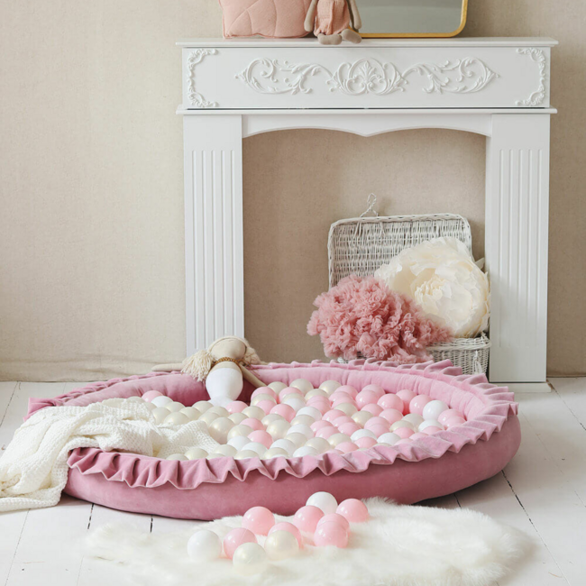 Donkerroze velvet speelnest – stijlvol, veilig en comfortabel speelplekje