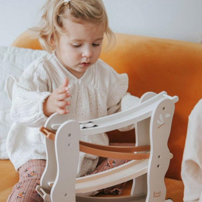 Toboggan à Voitures Durable en Bois avec 4 Voitures (Hêtre FSC) – Beige