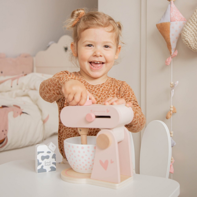 Roze houten keukenmixer voor kinderen met accessoires, veilig en duurzaam