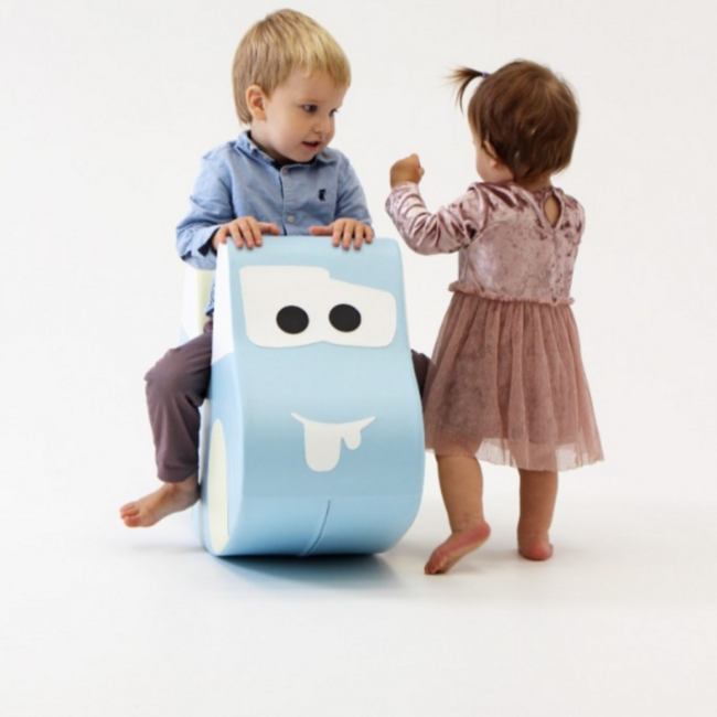 Foam rocker auto – veilige en comfortabele schommelauto in licht blauw