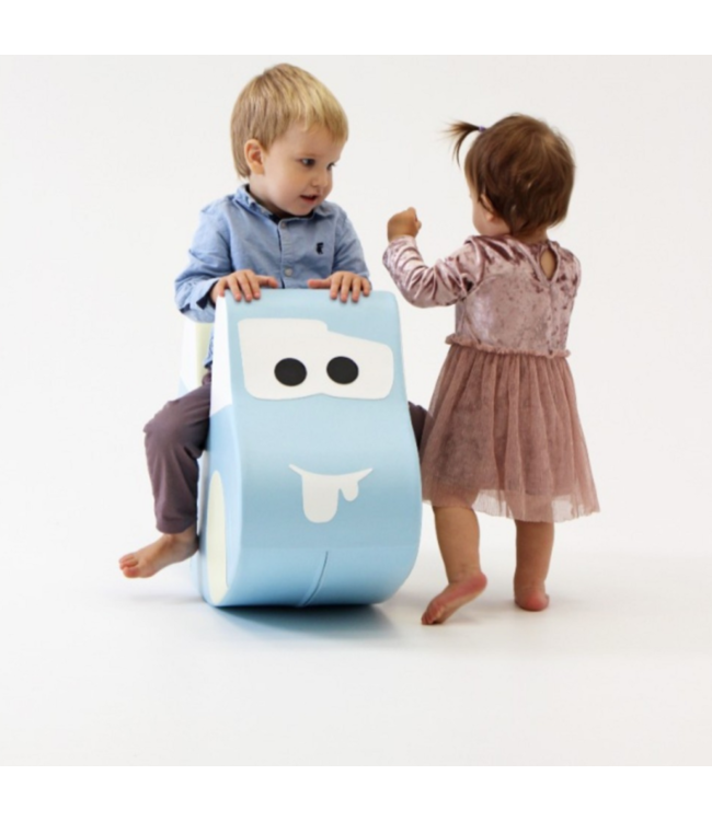 Foam rocker auto – veilige en comfortabele schommelauto in licht blauw