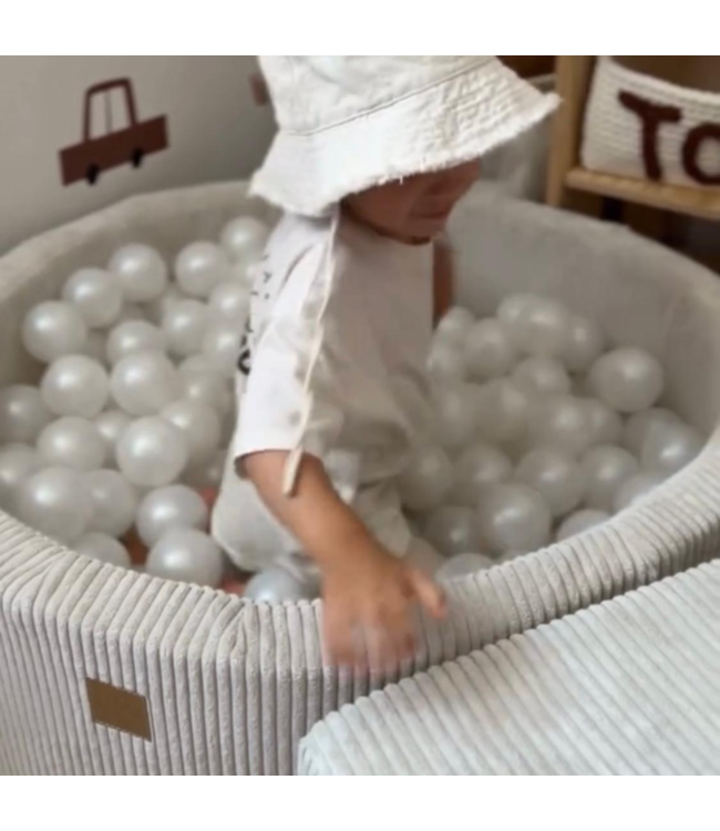 Ecru corduroy ballenbak met 200 ballen – stijlvol en zacht