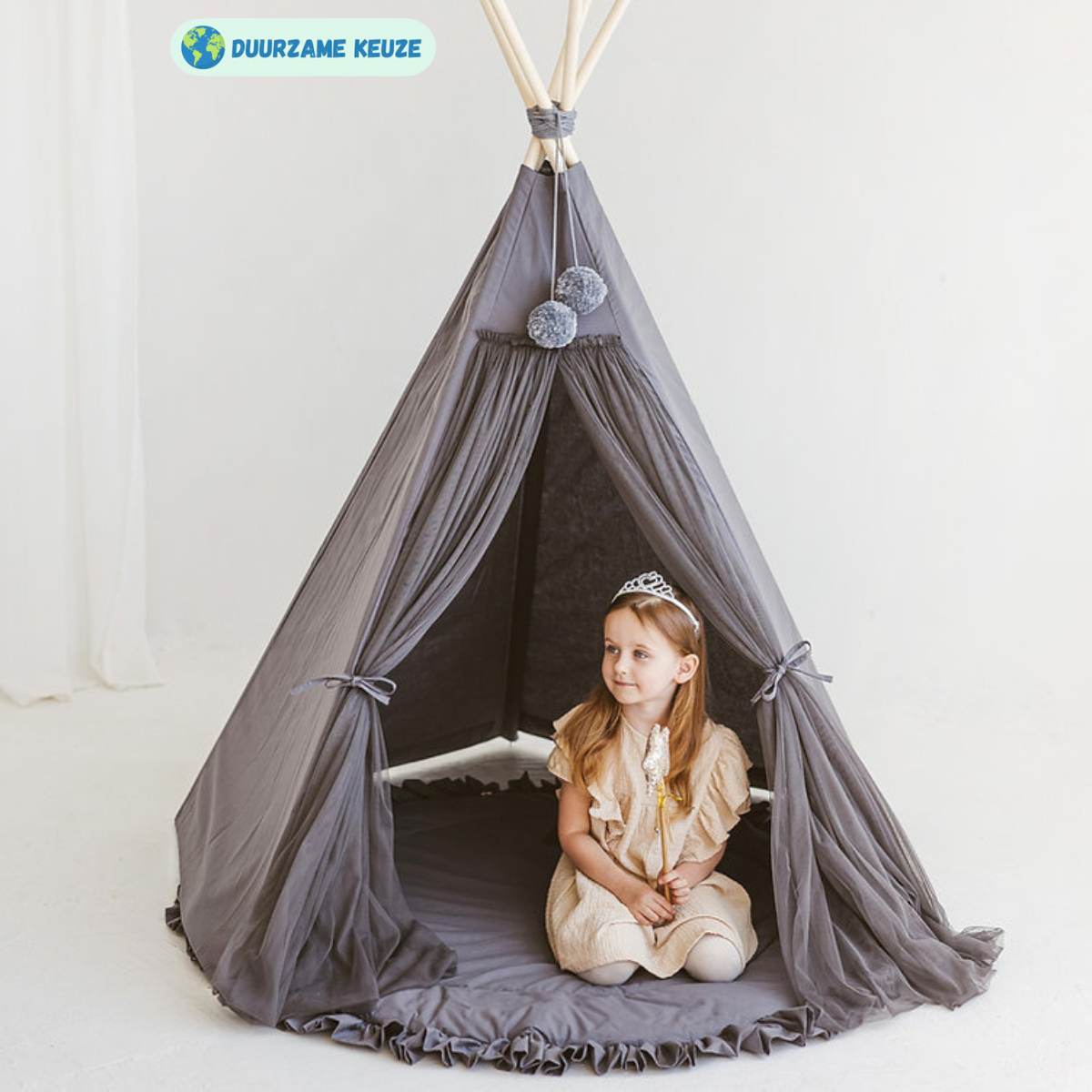 https://cdn.webshopapp.com/shops/353549/files/468288086/tipi-tent-met-tule-voor-kinderen-boho-stijl-grijs.png