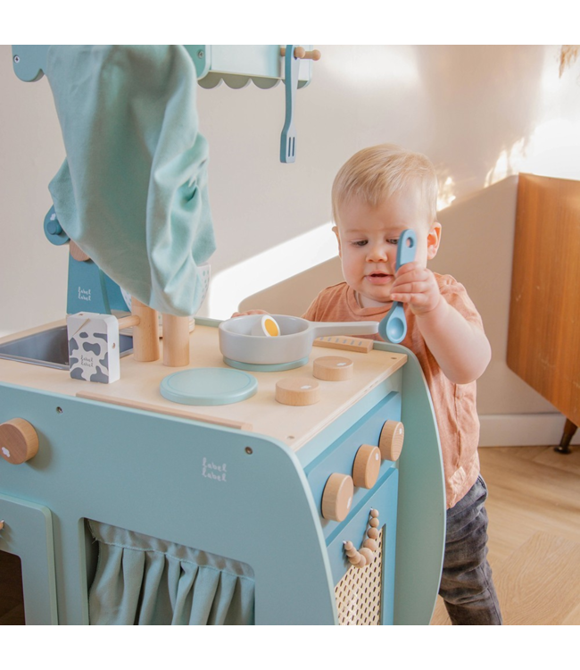 Houten speelkeuken Bistro in groen – stijlvolle kinderkeuken voor fantasierijk spel