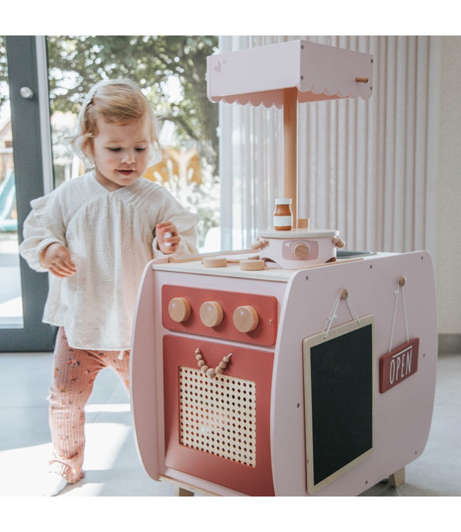 Houten speelkeuken Bistro in roze – stijlvolle kinderkeuken voor kleine chefjes