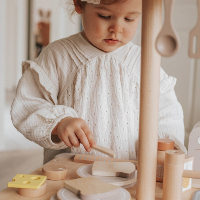 Houten broodrooster nougat van Label Label – FSC speelgoed voor fantasierijk keukenspel