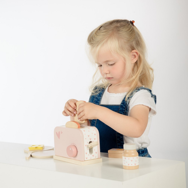 Houten broodrooster van Label Label – FSC speelgoed voor fantasierijk keukenspel