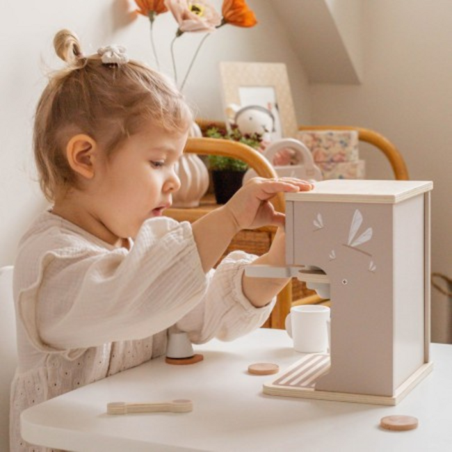 Holz-Espressomaschine in Nougatfarbe für Kinder, perfekt für fantasievolles Spiel